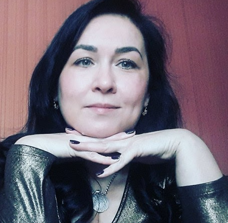 Таролог Ирина Захарченко. Анализ Соцсетей и Услуг Специалиста, Работа с Клиентами, Отзывы об Эзотерике